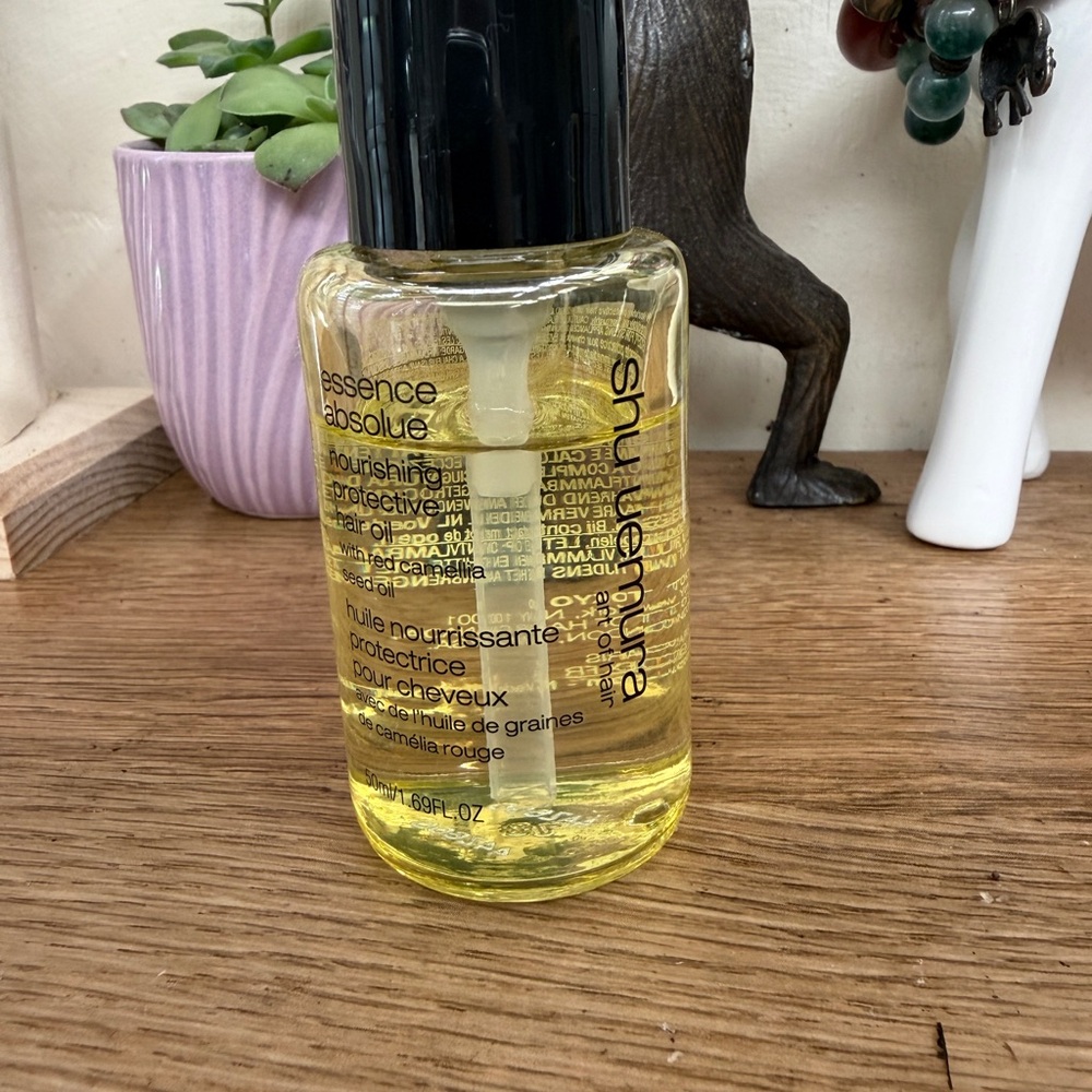 Shu Uemura Essence Absolue Nourishing Oil - Golden Hue